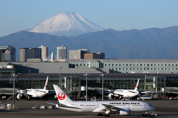 JAPAN AIRLINES AIRCRAFT HND RF 5K5A3986.jpg