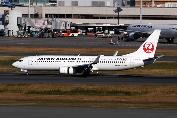 JAPAN AIRLINES BOEING 737 800 HND RF 5K5A4216.jpg