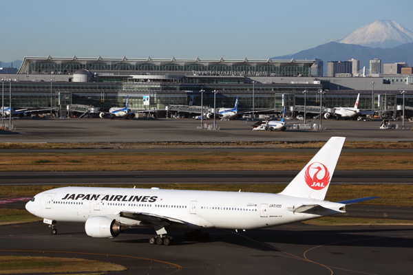 JAPAN AIRLINES BOEING 777 200 HND RF 5K5A4029.jpg