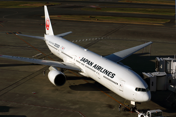 JAPAN AIRLINES BOEING 777 300 HND RF 5K5A4035.jpg