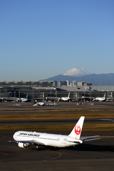 JAPAN AIRLINS BOEING 767 300 HND RF 5K5A4003.jpg