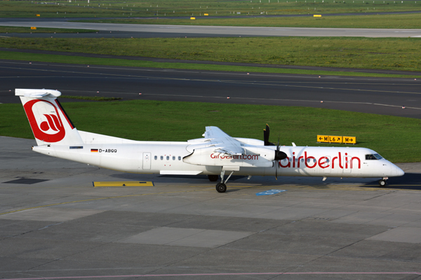 AIR BERLIN DASH 8 400 DUS RF 5K5A2532.jpg