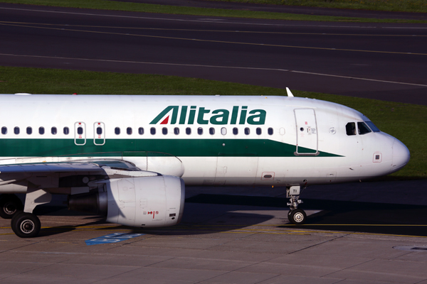 ALITALIA AIRBUS A320 DUS RF  5K5A2507.jpg