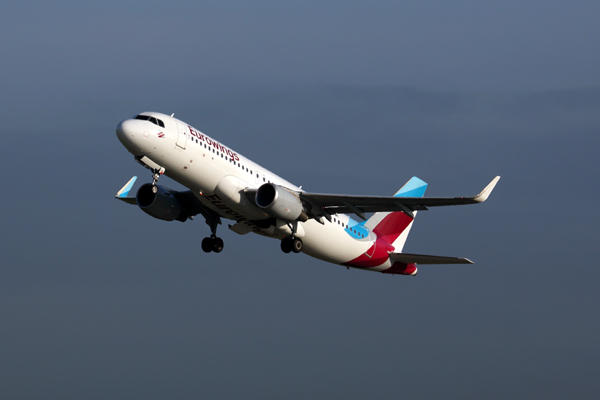 EUROWINGS AIRBUS A320 DUS RF 5K5A2499.jpg