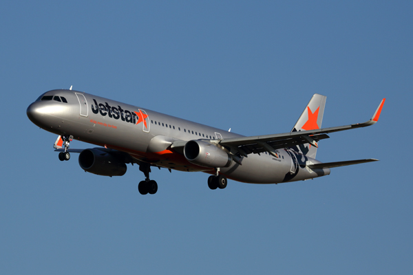 JETSTAR AIRBUS A321 MEL RF 5K5A3004.jpg