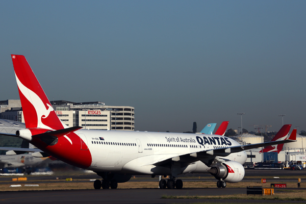 QANTAS AIRBUS A330 200 SYD RF 5K5A3099.jpg