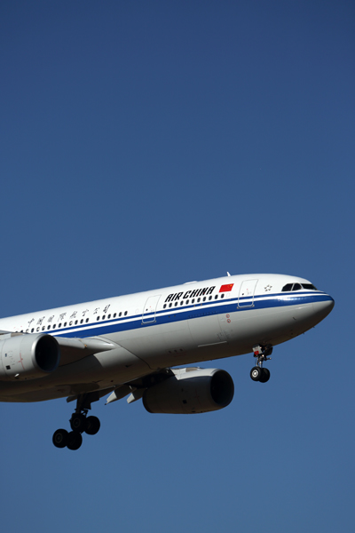 AIR CHINA AIRBUS A330 200 MEL RF 5K5A3568.jpg