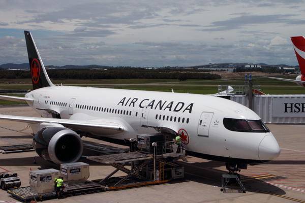 AIR CANADA BOEING 787 8 BNE RF IMG_3292.jpg