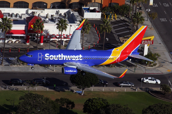 SOUTHWEST BOEING 737 700 LAX RF 5K5A4852.jpg