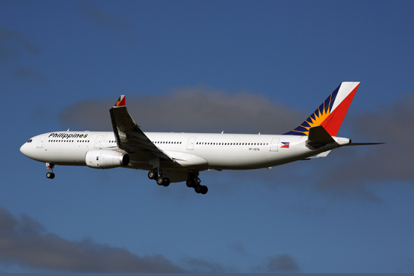 PHILIPPINES AIRBUS A330 300 MEL RF 5K5A5603.jpg