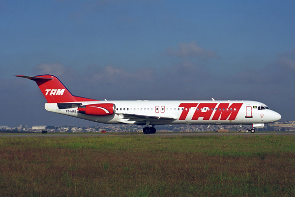 TAM FOKKER 100 GRU RF 1734 14.jpg