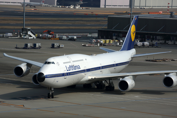 LUFTHANSA BOEING 747 800 HND RF 5K5A8668.jpg