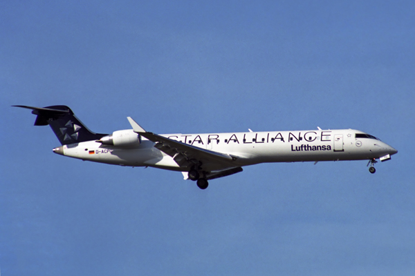 LUFTHANSA CANADAIR CRJ FRA RF 1764 9.jpg