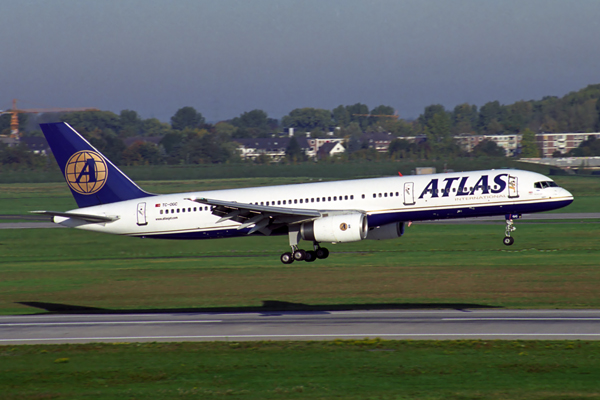 ATLAS INTERNATIONAL BOEING 757 200 DUS RF 1768 18.jpg