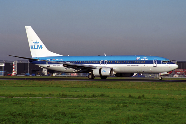 KLM BOEING 737 800 AMS F 1772 21.jpg