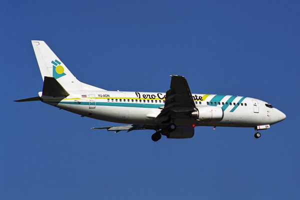 AERO CONTINENTE BOEING 737 300 LHR RF 1779 35.jpg