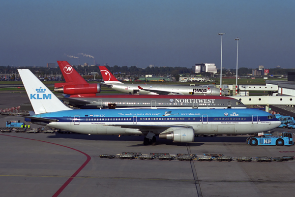 KLM BOEING 767 300 AMS RF 1777 26.jpg