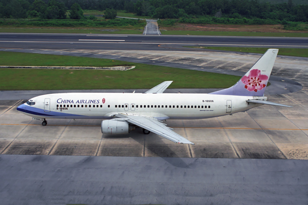 CHINA AIRLINES BOEING 737 800 HKT RF 1793 24.jpg