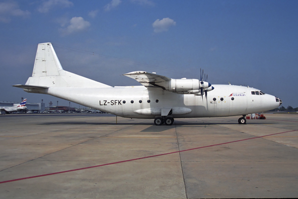 SRI LANKAN ANTONOV AN12F BKK RF 1797 31.jpg