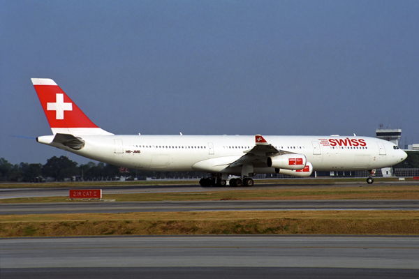 SWISS AIRBUS A340 300 BKK RF 1800 14.jpg