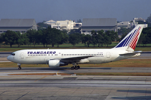 TRANSAERO BOEING 767 200 BKK RF 1794 2.jpg