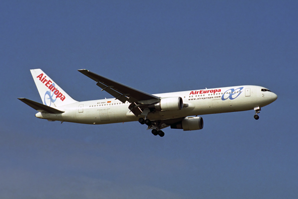 AIR EUROPA BOEING 767 300 MAD RF 1845 4.jpg