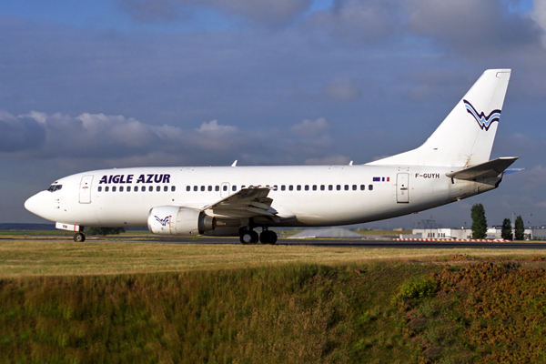 AIGLE AZUR BOEING 737 300 CDG RF 1850 29.jpg