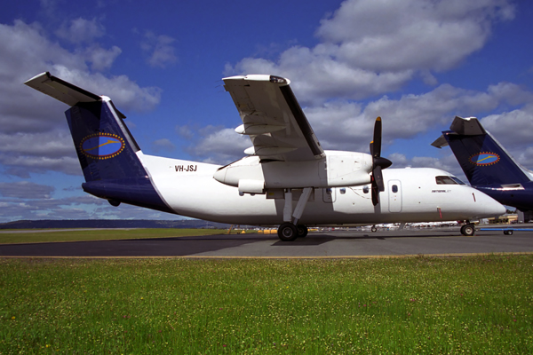 NATIONAL JET DASH 8 100 PER RF 1885 12.jpg