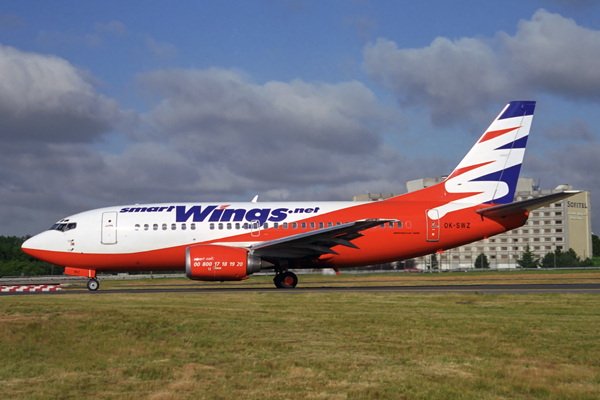 SMART WINGS BOEING 737 500 CDG RF 1863 2.jpg