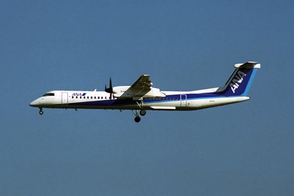 ANA DASH 8 400 ITM RF 1913 20.jpg