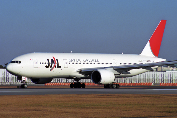 JAL BOEING 777 200 ITM RF 1916 30.jpg