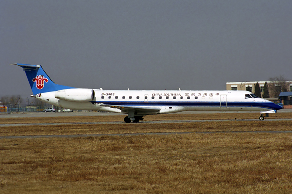 CHINA SOUTHERN EMBRAER 145 BJS RF 1935 13.jpg