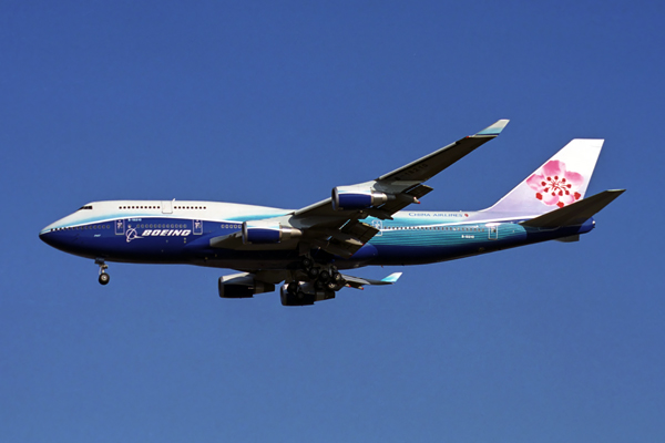 CHINA AIRLINES BOEING 747 400 NRT RF 1924 34.jpg