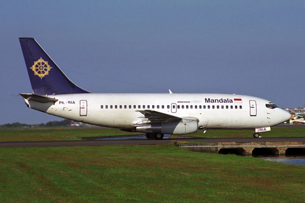 MANDALA BOEING 737 200 SUB RF 1843 2.jpg