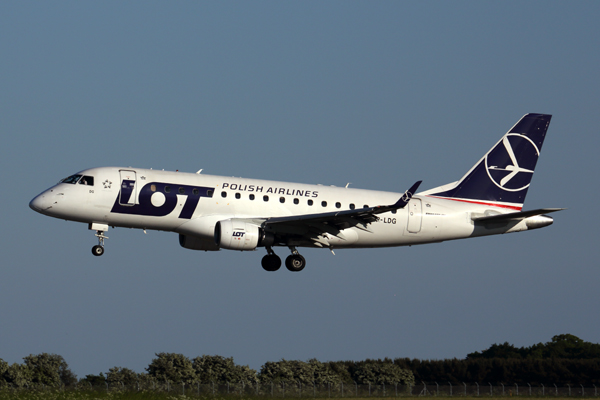 LOT_EMBRAER_175_CPH_RF_5K5A9860.jpg