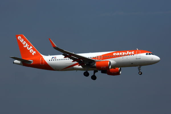 EASYJET_AIRBUS_A320_LGW_RF_5K5A0012.jpg