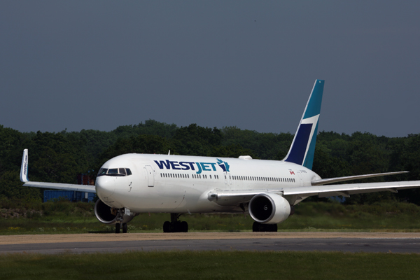 WESTJET_BOEING_767_300_LGW_RF_5K5A0074.jpg