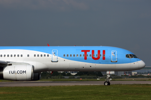 TUI_FLY_BOEING_757_200_LGW_RF_5K5A0211.jpg