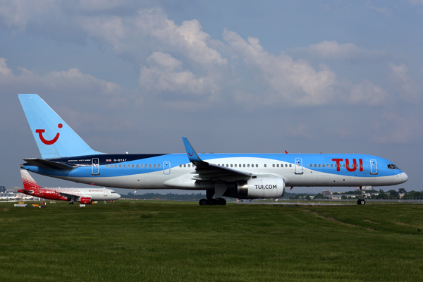 TUI_FLY_BOEING_757_200_LGW_RF_5K5A0213.jpg