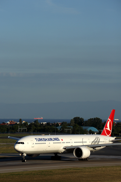 TURKISH_AIRLINES_BOEING_777_300ER_IST_RF_5K5A0910.jpg