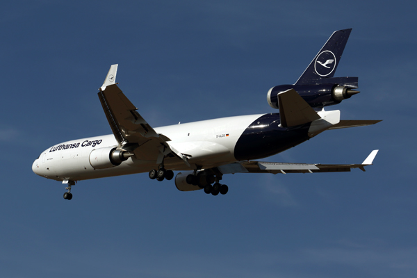 LUFTHANSA_CARGO_MD11F_JNB_RF_5K5A2630.jpg