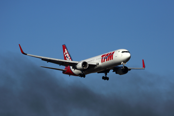 TAM_BOEING_767_300_JNB_RF_5K5A2177.jpg