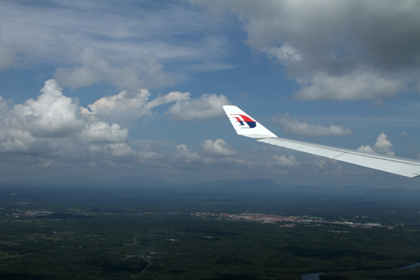 MALAYSIA_AIRLINES_AIRBUS_A330_300_RF_IMG_8776.jpg