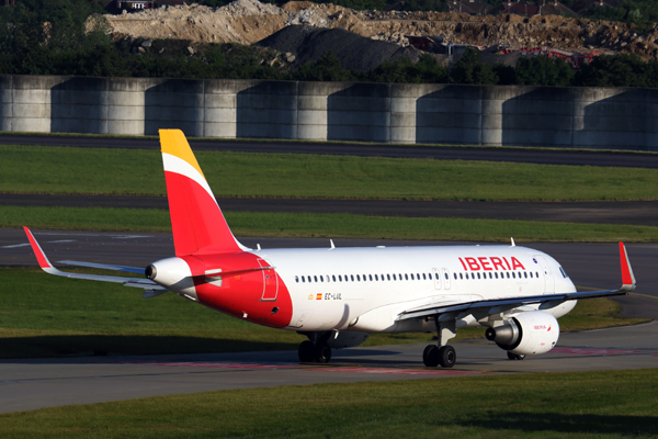 IBERIA_AIRBUS_A320_LHR_RF_5K5A9968.jpg