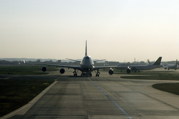 BRITISH_AIRWAYS_BOEING_747_400_LHR_RF_IMG_8406.jpg