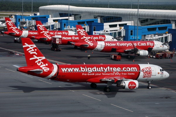 AIR_ASIA_AIRBUS_A320s_KUL_RF_5K5A1423.jpg