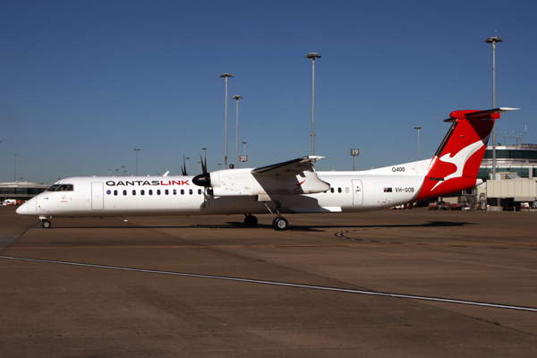 QANTAS_LINK_DASH_8_400_BNE_RF_IMG_8837.jpg