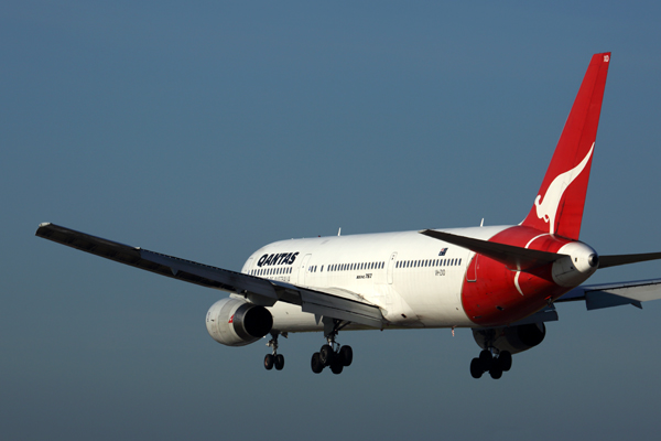 QANTAS_BOEING_767_300_SYD_RF_5K5A1237.jpg