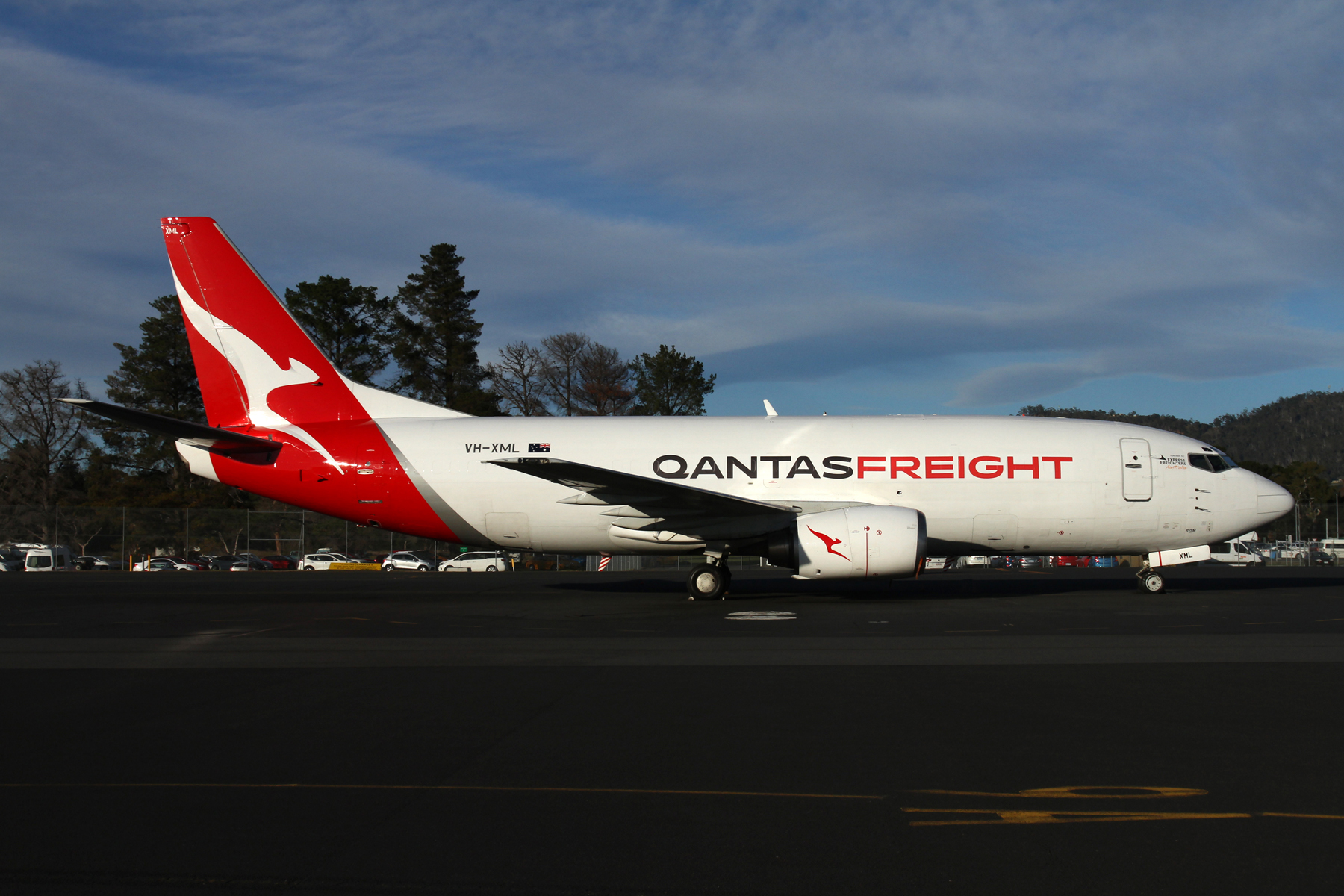 QANTAS_FREIGHT_BOEING_737_300F_HBA_RF_IMG_9011.jpg
