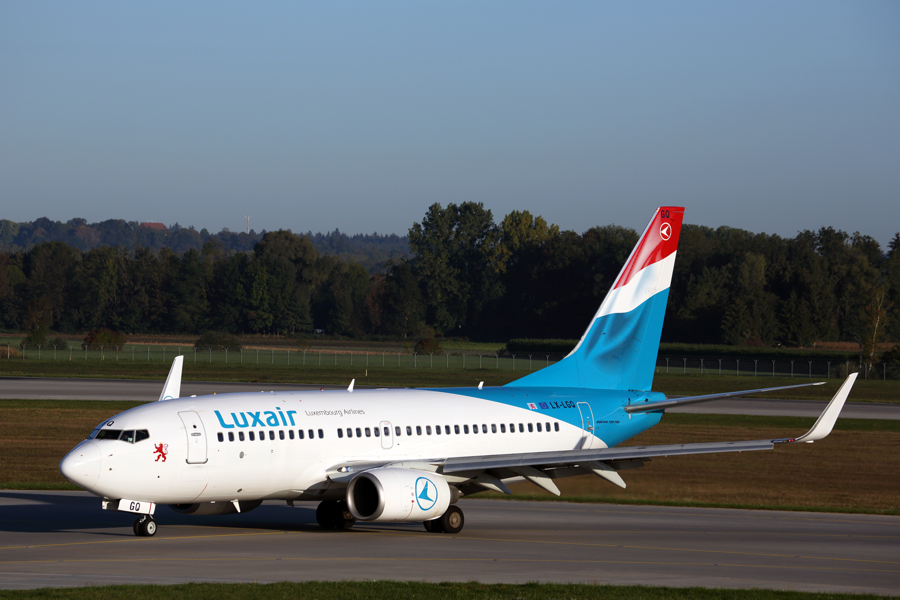 LUXAIR_BOEING_737_700_MUC_RF_5K5A3578.jpg